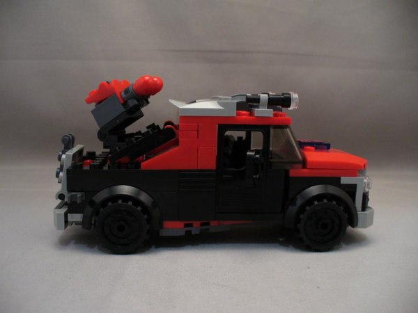 Transformers Kre O Toys R Us Exclusive Ironhide Image  (22 of 22)